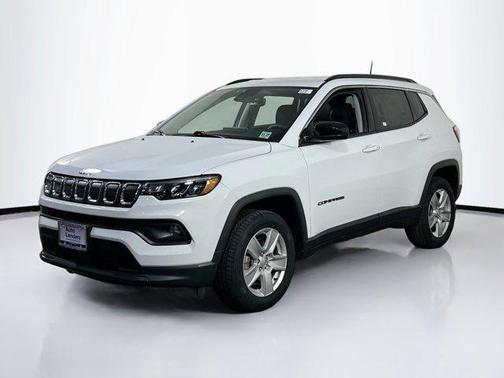 Bright White Clearcoat 2022 Jeep Compass Latitude
