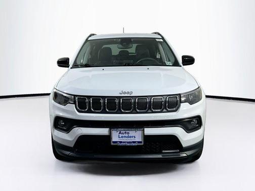 Bright White Clearcoat 2022 Jeep Compass Latitude