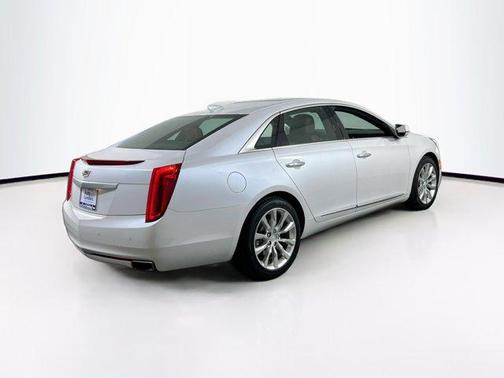Crystal White Tricoat 2017 Cadillac XTS Luxury