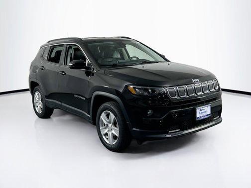 Diamond Black Crystal Pearlcoat 2022 Jeep Compass Latitude