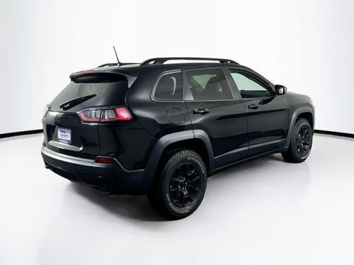 Diamond Black Crystal Pearlcoat 2022 Jeep Cherokee X 4x4