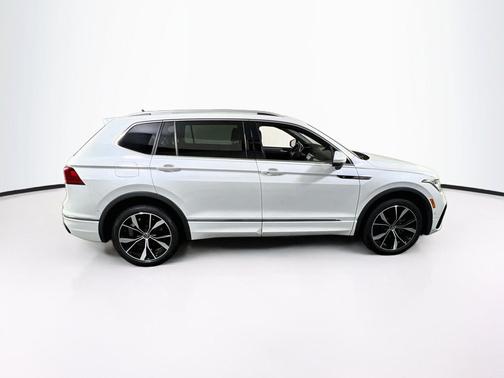 Oryx White Pearl 2022 Volkswagen Tiguan 2.0T SEL R-Line 4MOTION