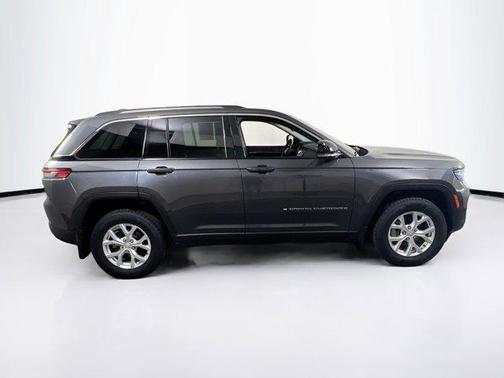 Baltic Gray Metallic Clearcoat 2023 Jeep Grand Cherokee Limited