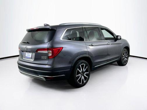 Modern Steel Metallic 2021 Honda Pilot Touring 8-Passenger
