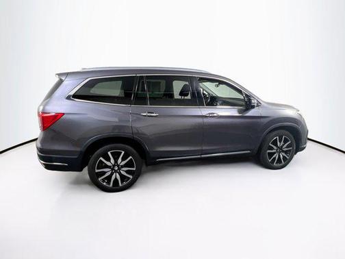 Modern Steel Metallic 2021 Honda Pilot Touring 8-Passenger