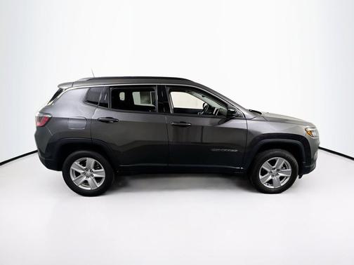 Granite Crystal Metallic Clearcoat 2022 Jeep Compass Latitude