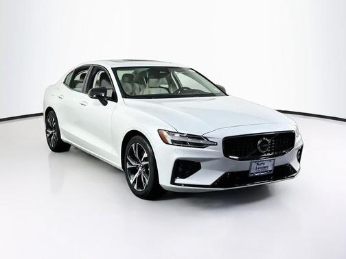 Crystal White Metallic 2023 Volvo S60 B5 Core Dark Theme