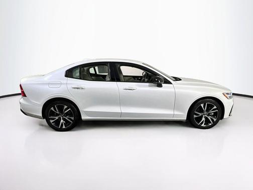 Crystal White Metallic 2023 Volvo S60 B5 Core Dark Theme