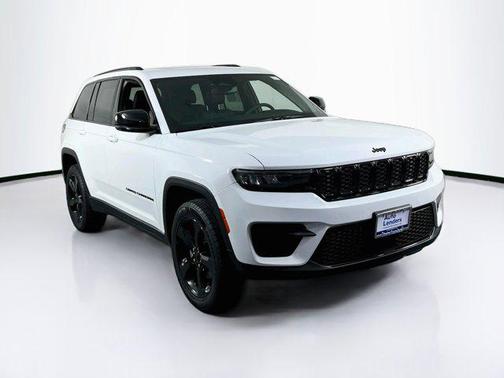 Bright White Clearcoat 2023 Jeep Grand Cherokee Altitude