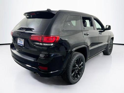 2022 Jeep Grand Cherokee Laredo