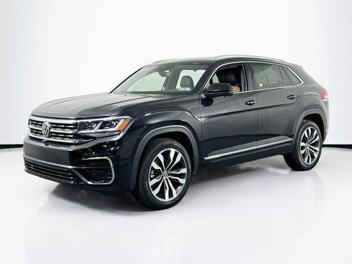 Deep Black Pearl 2023 Volkswagen Atlas Cross Sport 3.6L V6 SEL Premium R-Line
