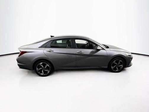 Fluid Metal 2023 Hyundai ELANTRA SEL