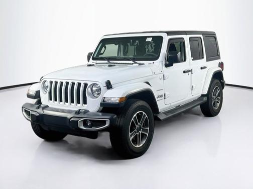Bright White Clearcoat 2023 Jeep Wrangler 4-Door Sahara 4x4