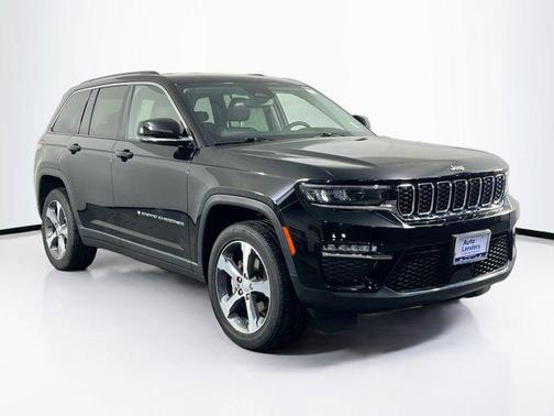 Diamond Black Crystal Pearlcoat 2023 Jeep Grand Cherokee Limited