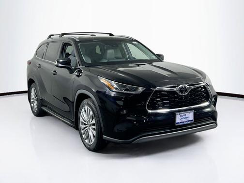 Midnight Black Metallic 2023 Toyota Highlander Platinum