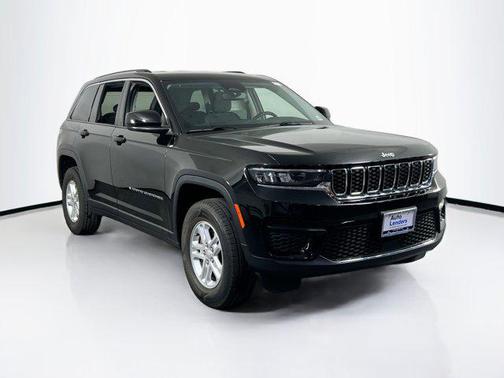 2022 Jeep Grand Cherokee Laredo
