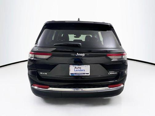 2022 Jeep Grand Cherokee Laredo