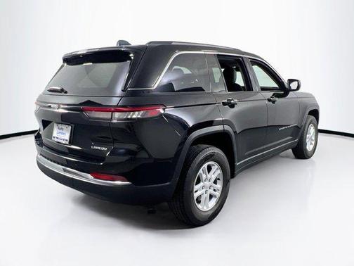 2022 Jeep Grand Cherokee Laredo