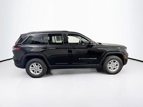 2022 Jeep Grand Cherokee Laredo