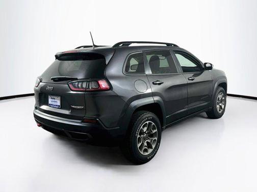 Granite Crystal Metallic Clearcoat 2022 Jeep Cherokee Trailhawk