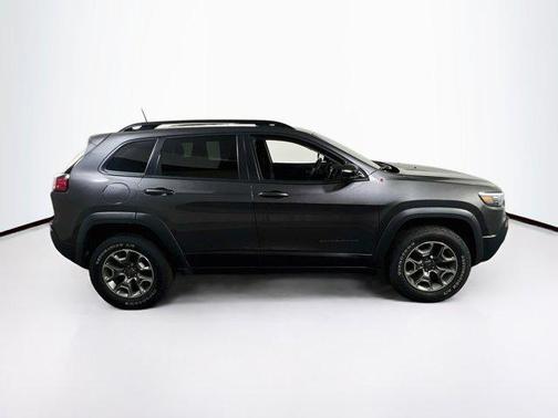 Granite Crystal Metallic Clearcoat 2022 Jeep Cherokee Trailhawk