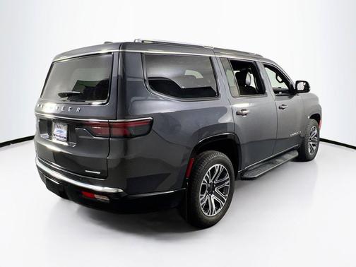 Baltic Gray Metallic Clearcoat 2022 Jeep Wagoneer Series III 4x4