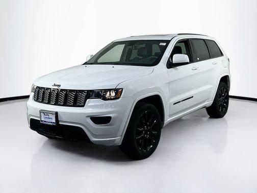2022 Jeep Grand Cherokee Laredo