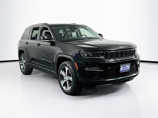 Diamond Black Crystal Pearlcoat 2023 Jeep Grand Cherokee Limited