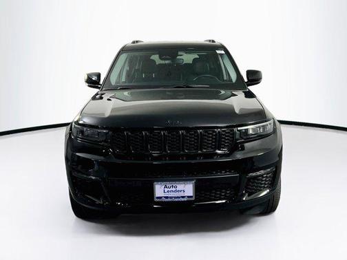 Diamond Black Crystal Pearlcoat 2023 Jeep Grand Cherokee L Limited