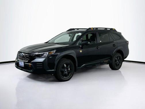 Crystal Black Silica 2023 Subaru Outback Wilderness