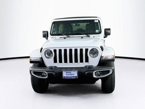 Bright White Clearcoat 2023 Jeep Wrangler 4-Door Sahara 4x4