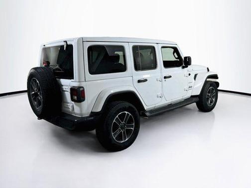 Bright White Clearcoat 2023 Jeep Wrangler 4-Door Sahara 4x4