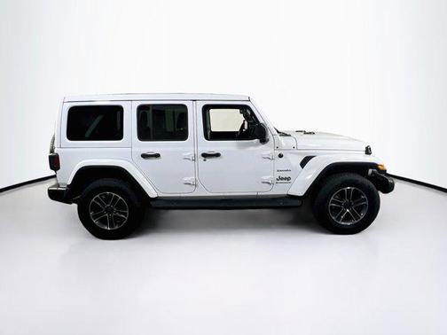 Bright White Clearcoat 2023 Jeep Wrangler 4-Door Sahara 4x4