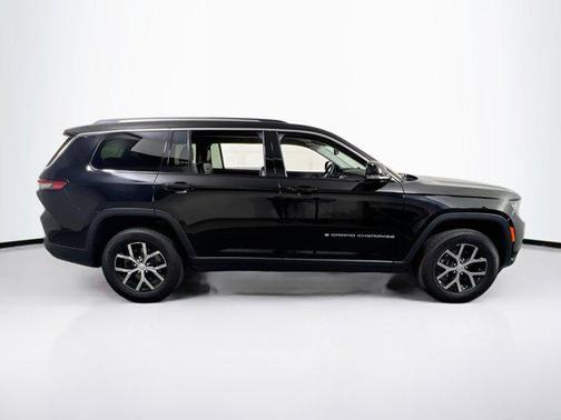 Diamond Black Crystal Pearlcoat 2023 Jeep Grand Cherokee L Limited