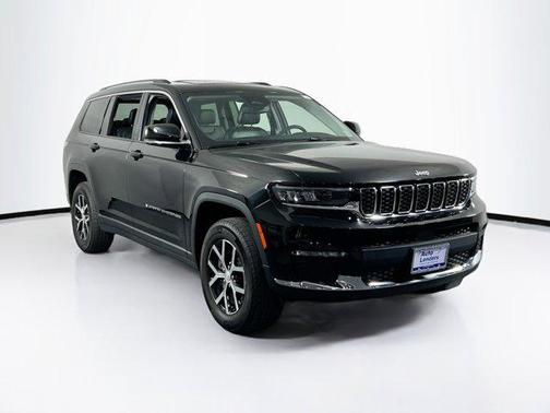 Diamond Black Crystal Pearlcoat 2023 Jeep Grand Cherokee L Limited