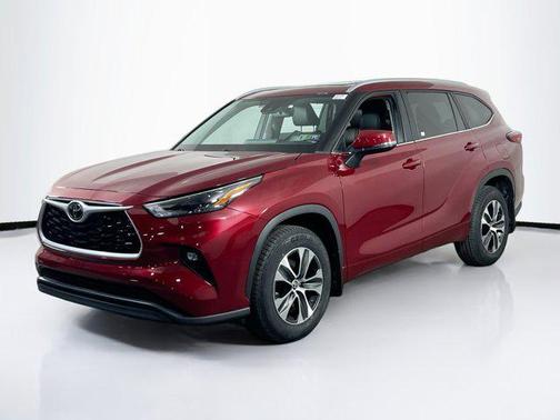 Ruby Flare Pearl 2023 Toyota Highlander XLE