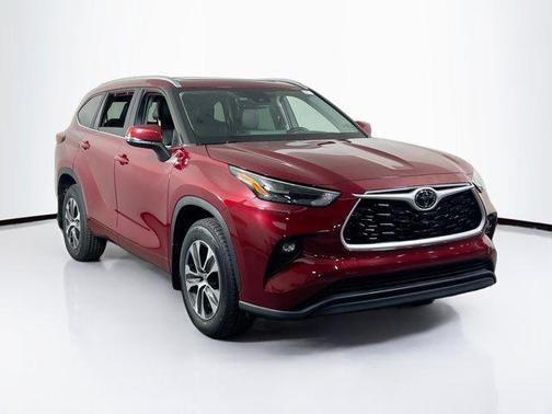 Ruby Flare Pearl 2023 Toyota Highlander XLE