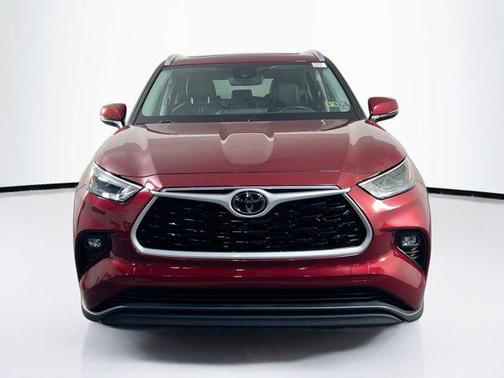 Ruby Flare Pearl 2023 Toyota Highlander XLE