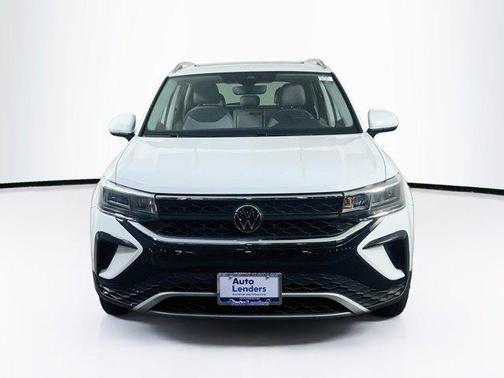 Pure White 2023 Volkswagen Taos 1.5T SE