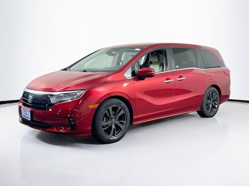 Radiant Red Metallic II 2023 Honda Odyssey Touring