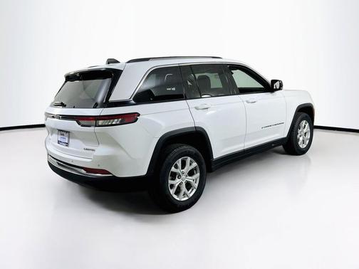 Bright White Clearcoat 2023 Jeep Grand Cherokee Limited