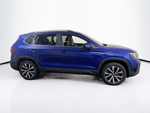 Dusk Blue Metallic 2022 Volkswagen Taos 1.5T SE