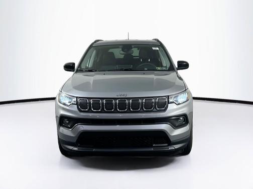 Billet Silver Metallic Clearcoat 2022 Jeep Compass Latitude
