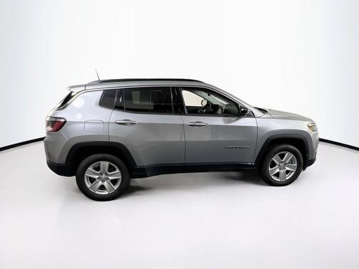 Billet Silver Metallic Clearcoat 2022 Jeep Compass Latitude