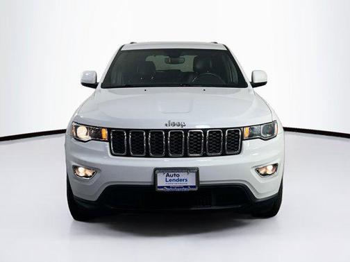 Bright White Clearcoat 2022 Jeep Grand Cherokee Laredo