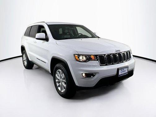 Bright White Clearcoat 2022 Jeep Grand Cherokee Laredo