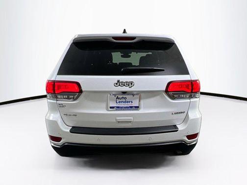 Bright White Clearcoat 2022 Jeep Grand Cherokee Laredo