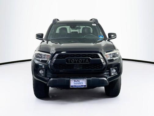 Midnight Black Metallic 2018 Toyota Tacoma TRD Off Road