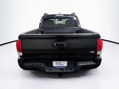 Midnight Black Metallic 2018 Toyota Tacoma TRD Off Road