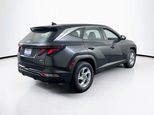 2023 Hyundai TUCSON SE
